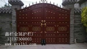 鑫欄金屬制品公司為延津住宅戶安裝歐式大門！